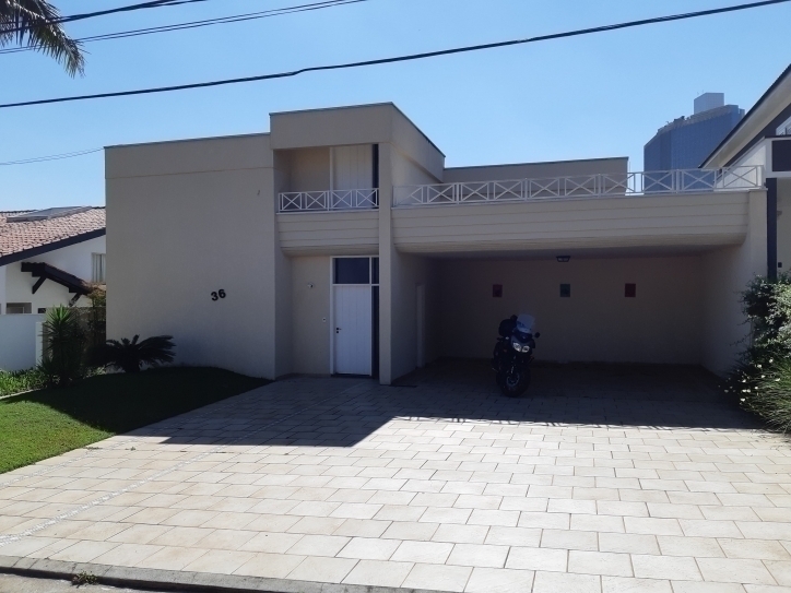 #326 - Casa em condomínio para Locação em Barueri - SP