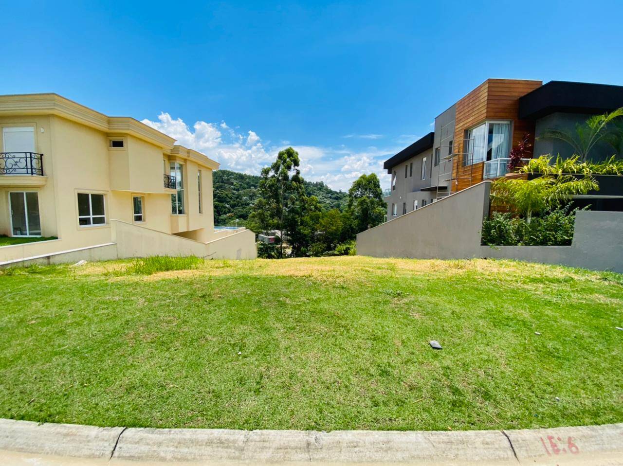 #526 - Terreno em condomínio para Venda em Barueri - SP