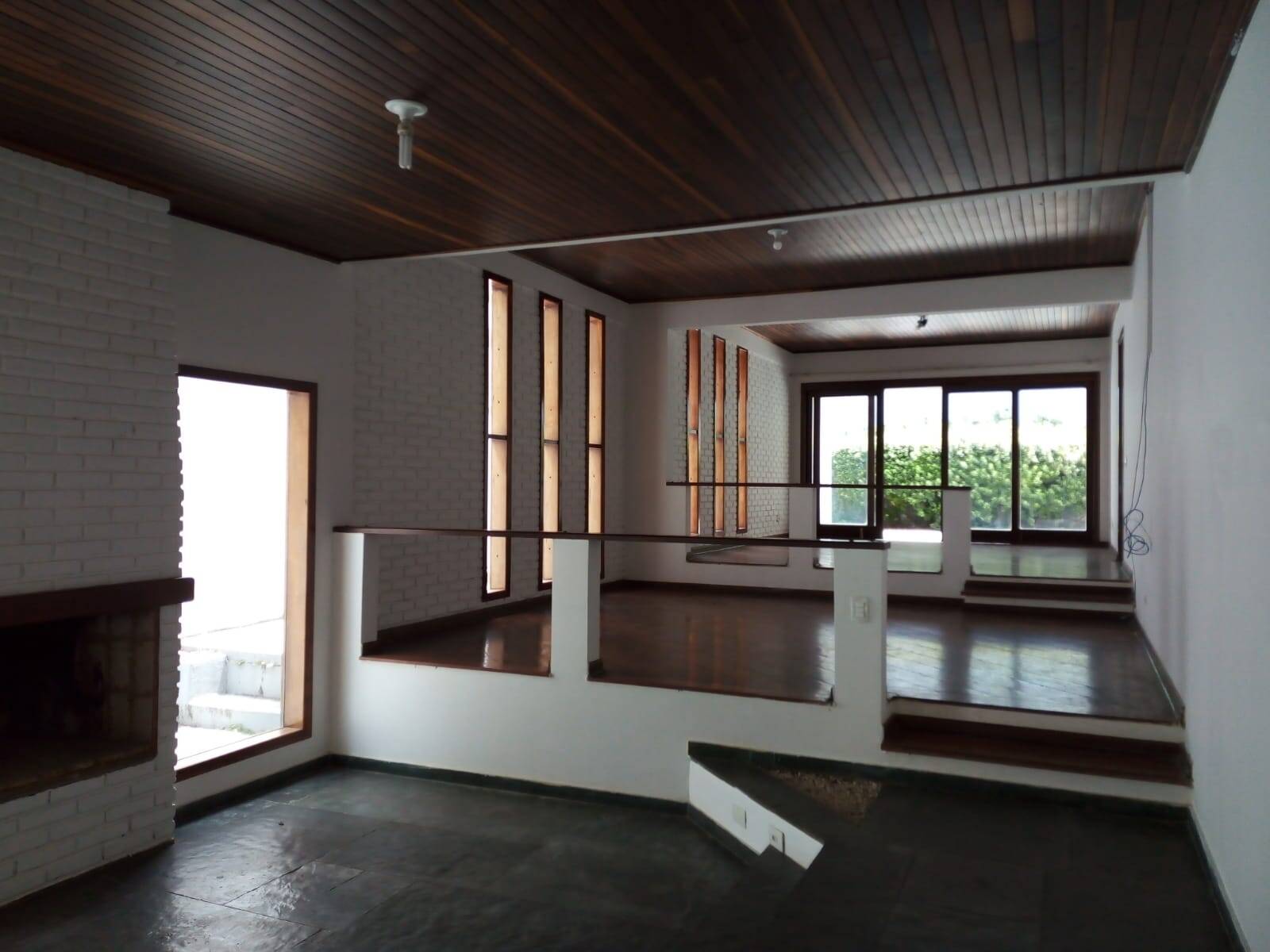 #1058 - Casa em condomínio para Locação em Santana de Parnaíba - SP