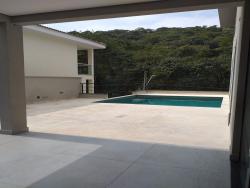 quintal com piscina