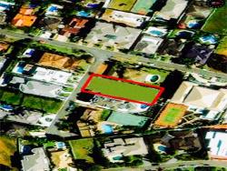 #329 - Terreno em condomínio para Venda em Santana de Parnaíba - SP