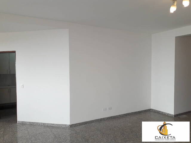 Casa para Locação em Alphaville - 23