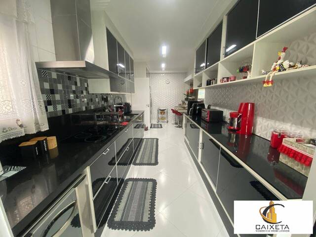 Apartamento para Venda em TAMBORÉ - 11