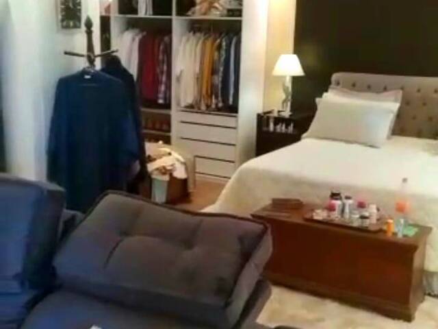 suite Master com closet e banheira