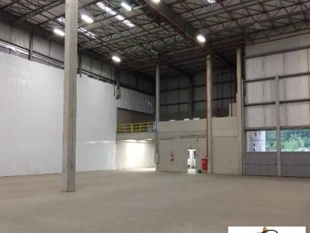 Galpão para Locação em Tamboré - 12