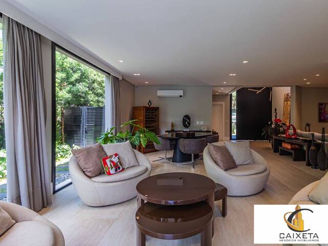 Casa para Venda em Santana de Parnaíba - 4