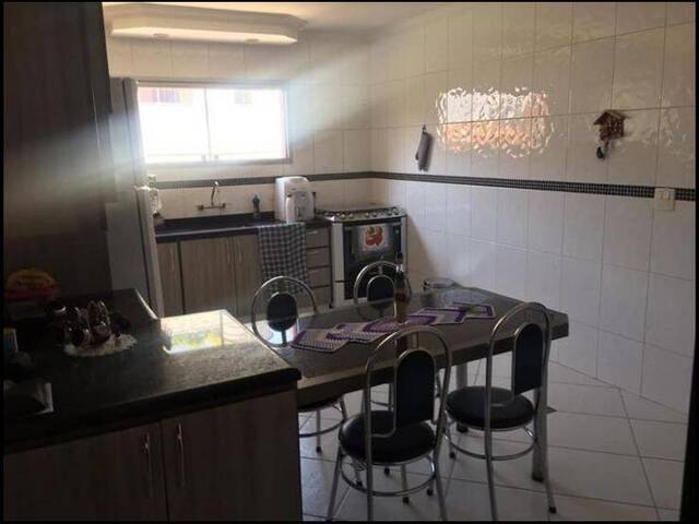 Casa para Venda em Jardim Elvira - 9