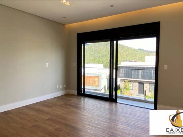 Casa para Venda em TAMBORÉ - 28
