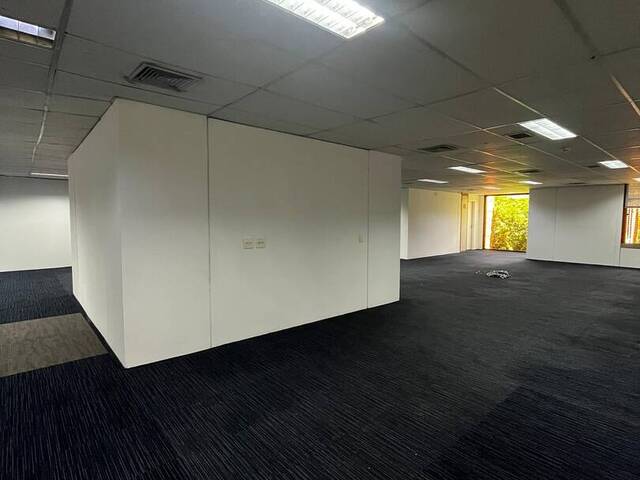 Conjunto Comercial para Locação em Alphaville Empresarial - 11