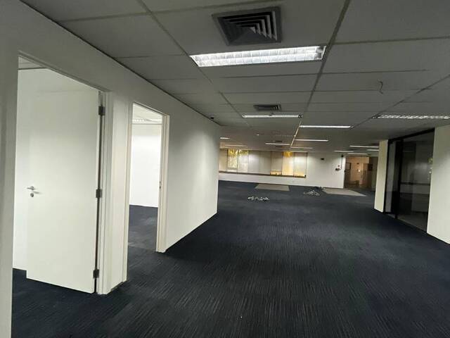 Conjunto Comercial para Locação em Alphaville Empresarial - 31