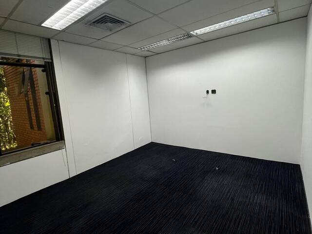 Conjunto Comercial para Locação em Alphaville Empresarial - 38