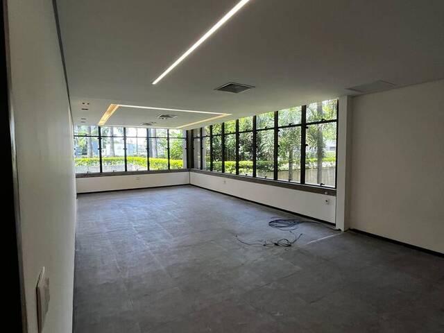 Conjunto Comercial para Locação em Alphaville Empresarial - 57
