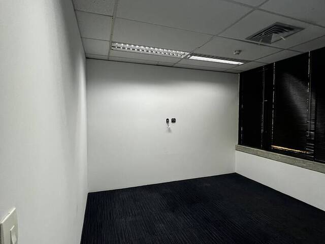 Conjunto Comercial para Locação em Alphaville Empresarial - 64