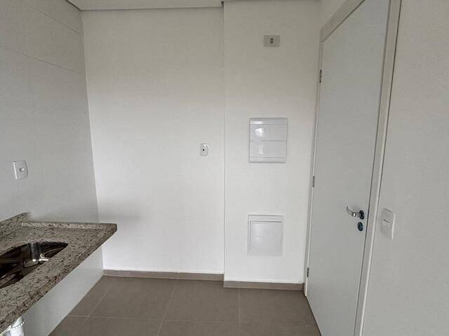 Apartamento para Venda em ALPHAVILLE - 11