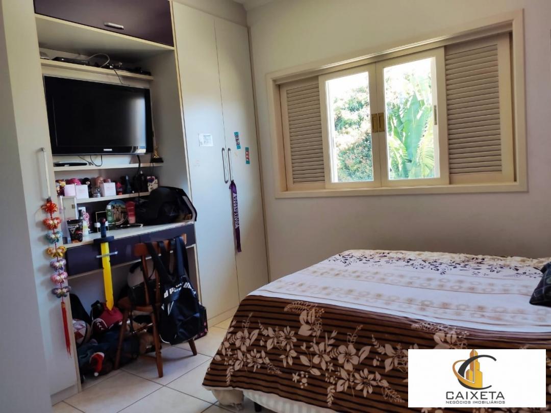 Chácara à venda com 4 quartos, 337m² - Foto 12