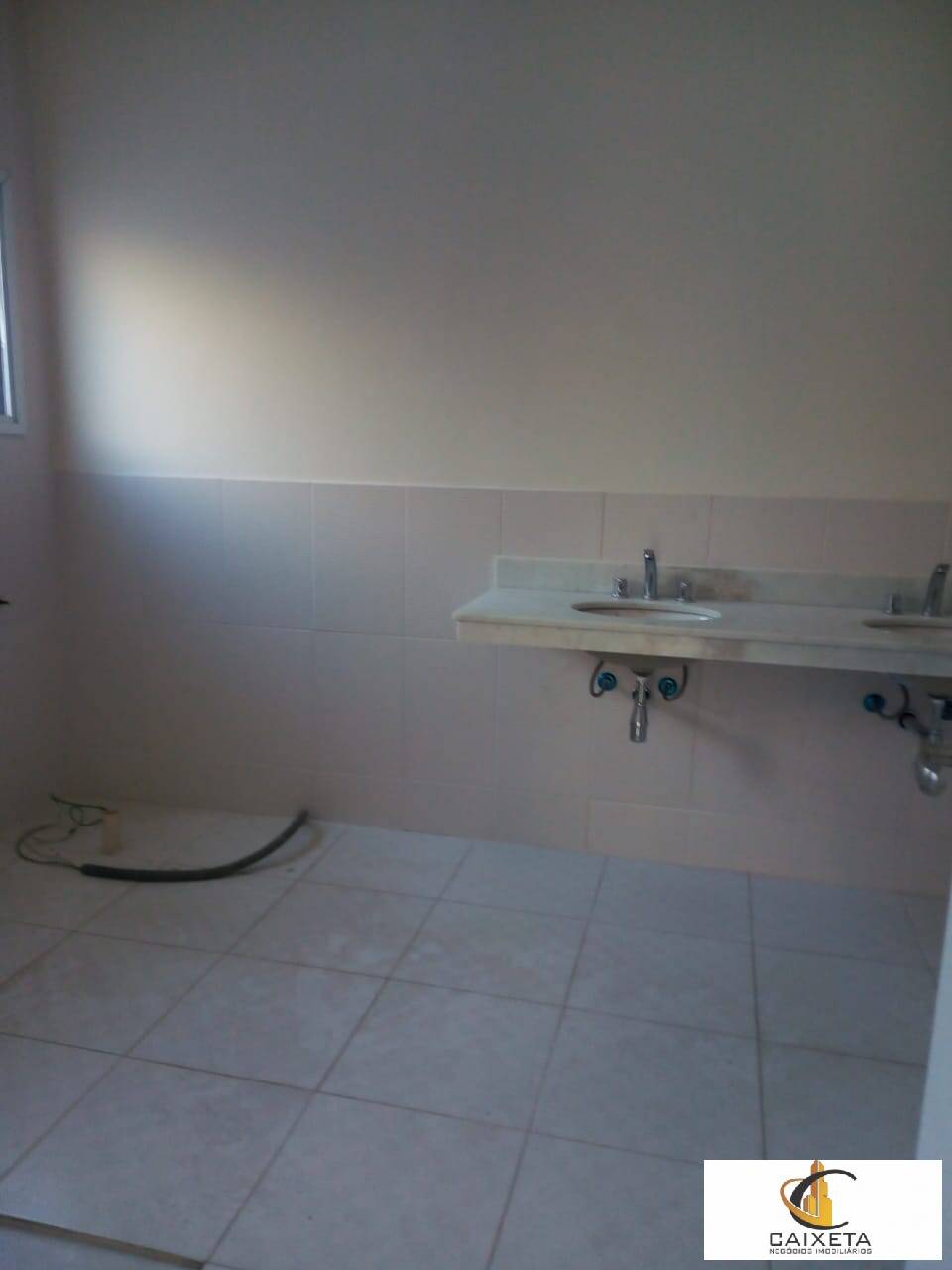 Casa para Venda em Santana de Parnaíba - 11