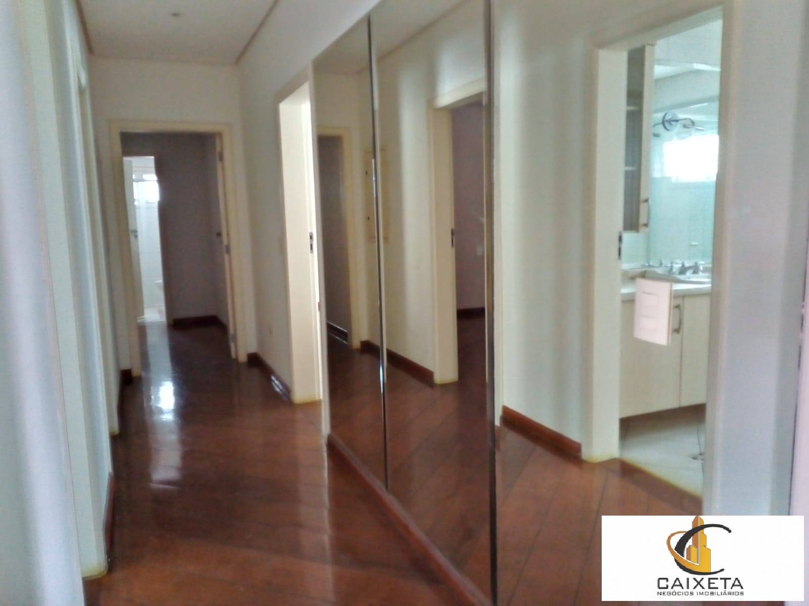 Corredor espelhado