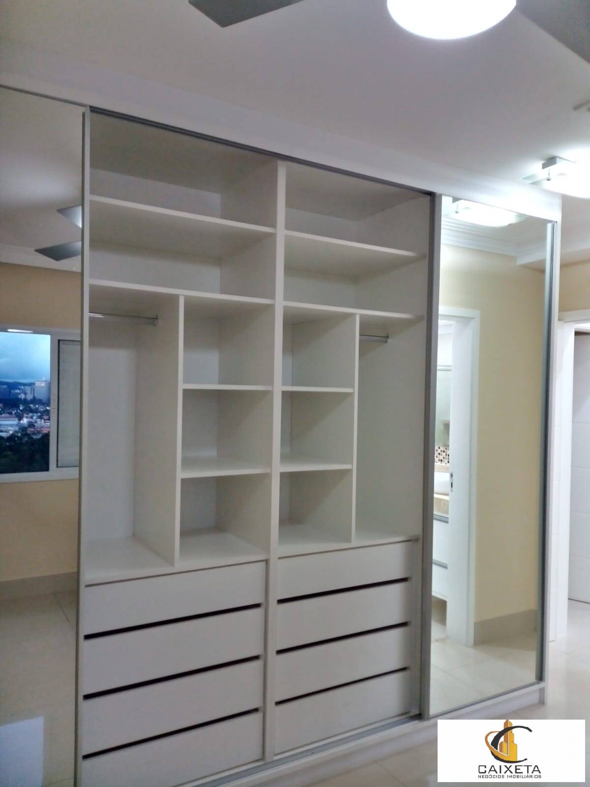 Guarda Roupa embutido