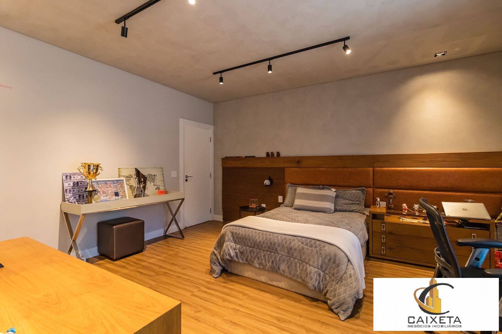 Casa para Venda em Santana de Parnaíba - 22