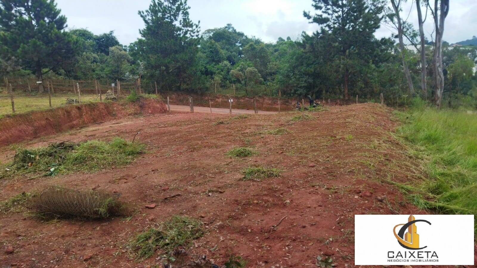 Área para Venda em Munhoz - 2
