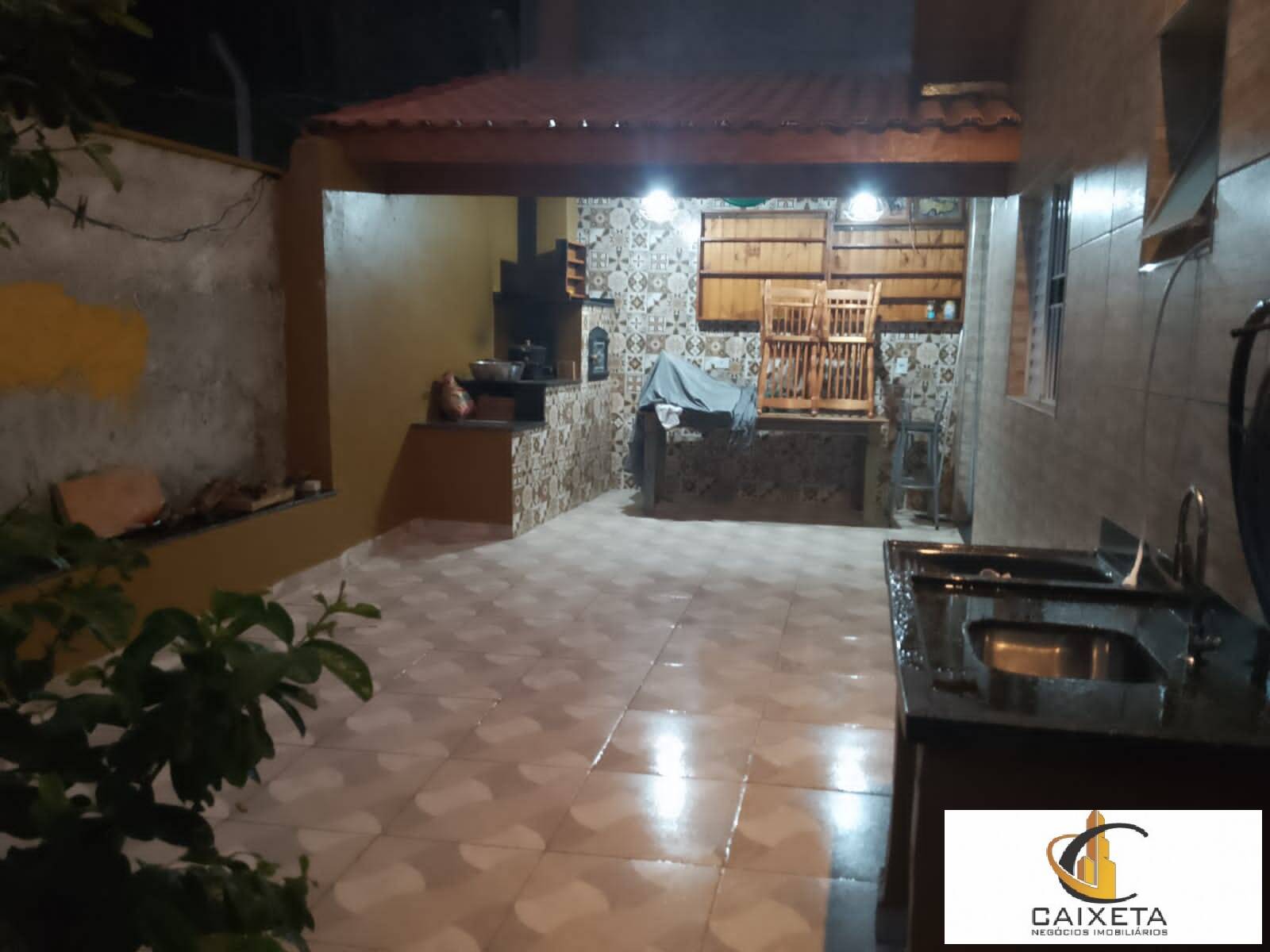 Chácara à venda com 5 quartos, 2600m² - Foto 1