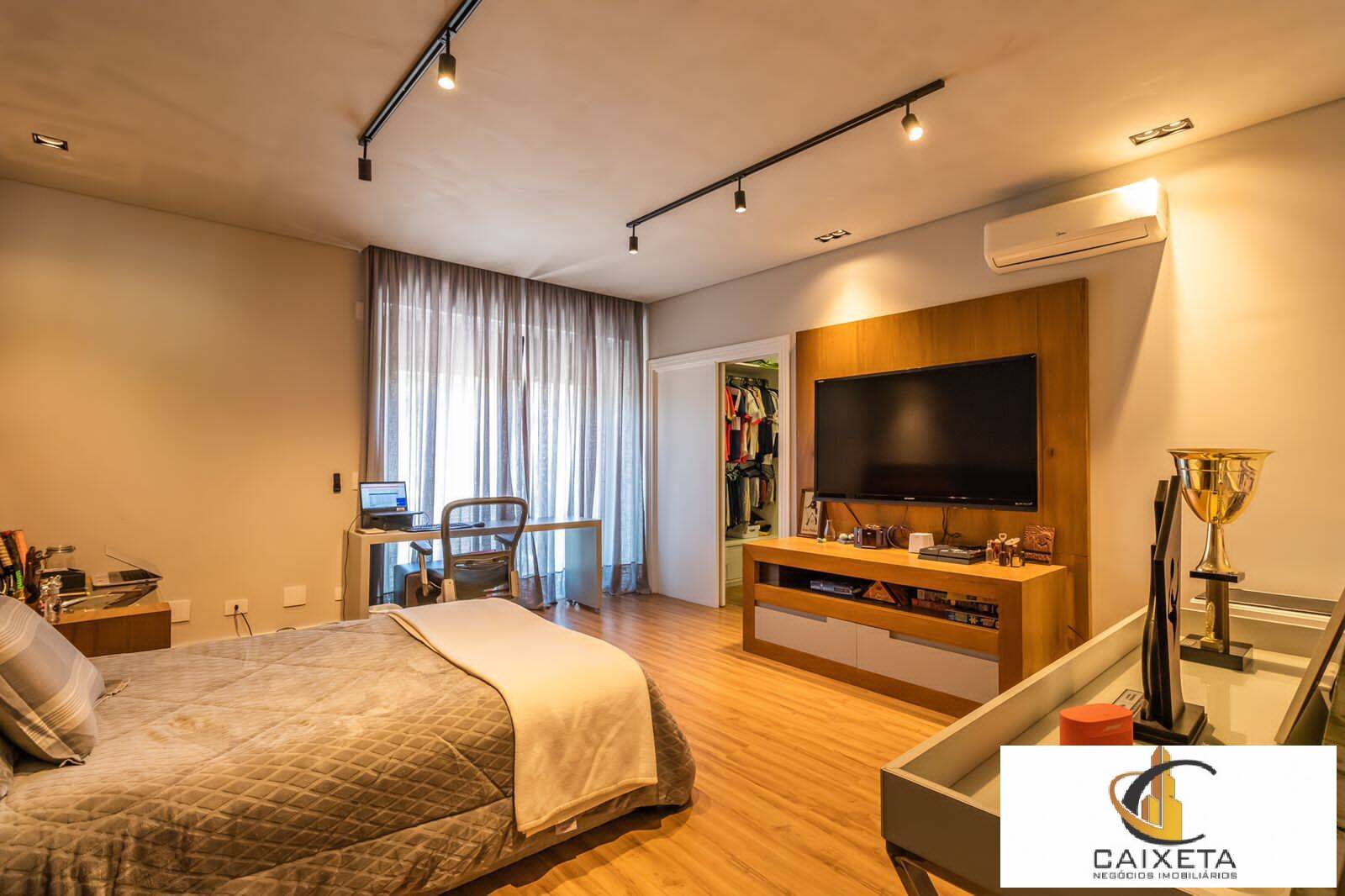 Casa para Venda em Santana de Parnaíba - 25