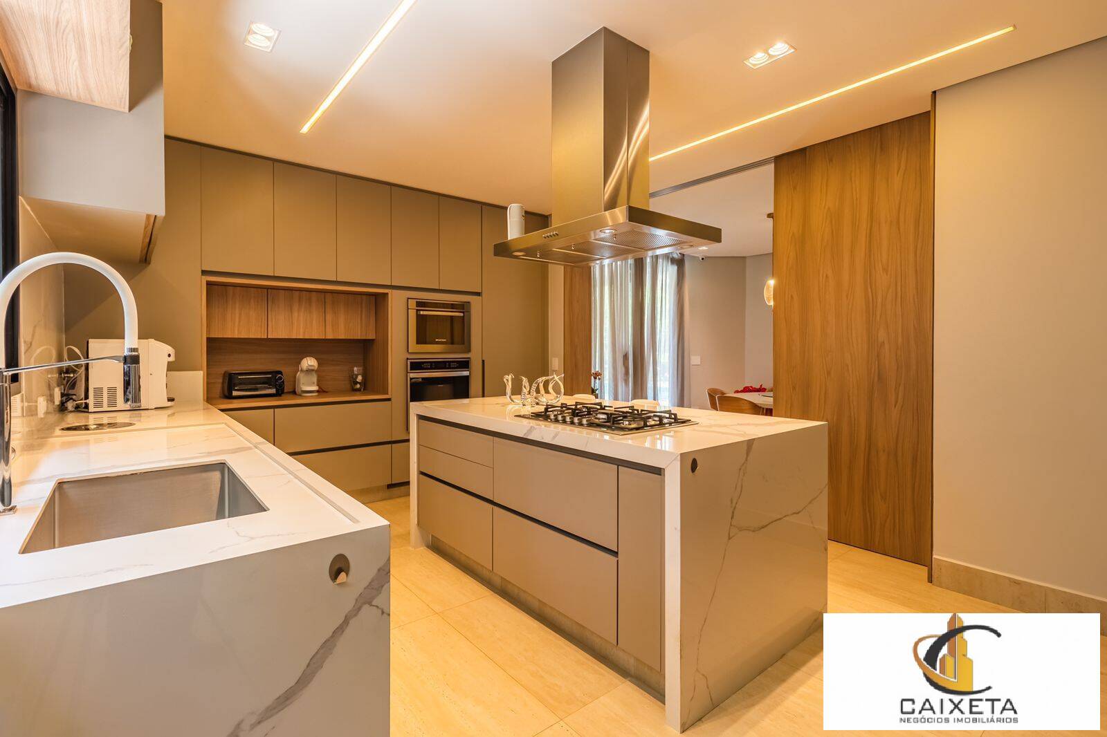 Casa para Venda em Santana de Parnaíba - 12