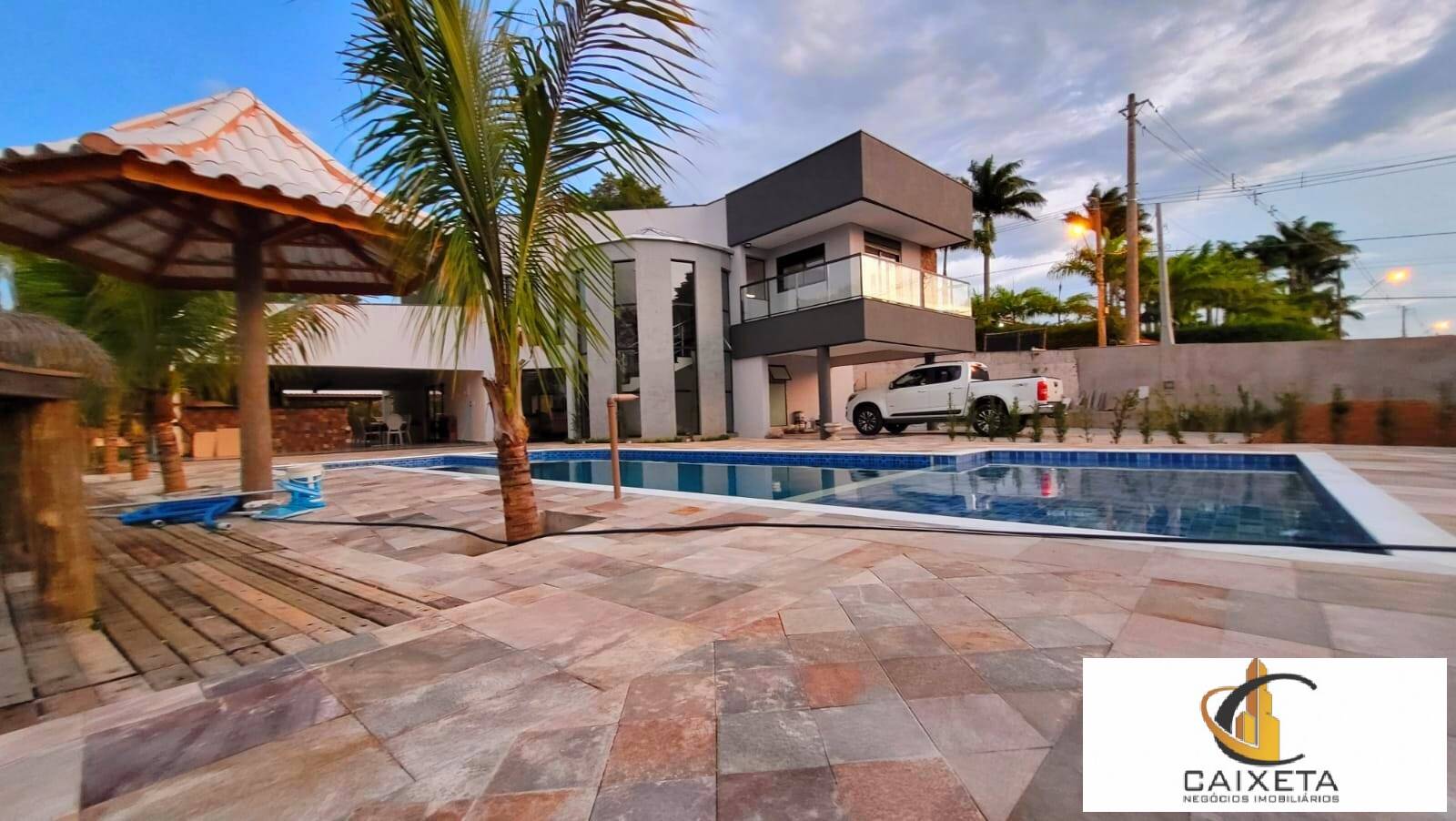 Chácara à venda com 6 quartos, 550m² - Foto 25