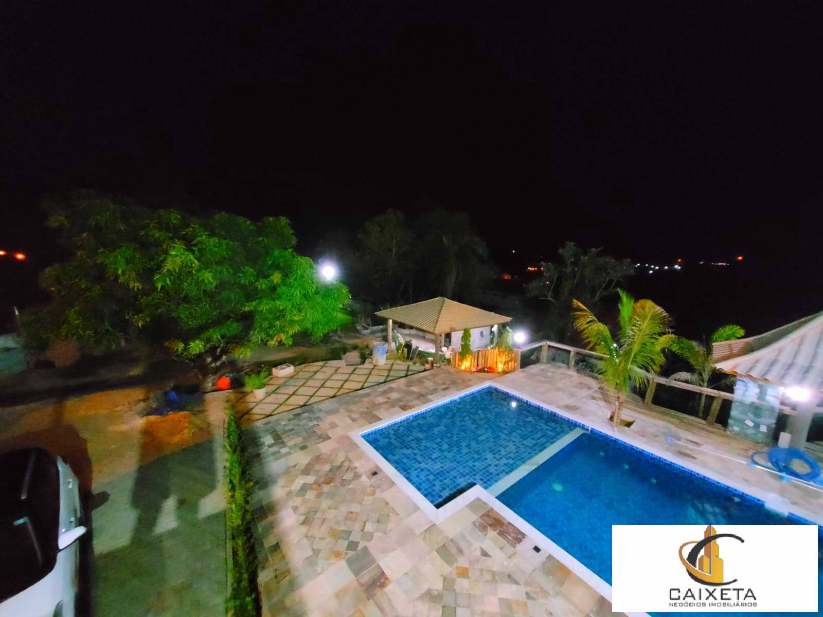 Chácara à venda com 6 quartos, 550m² - Foto 21