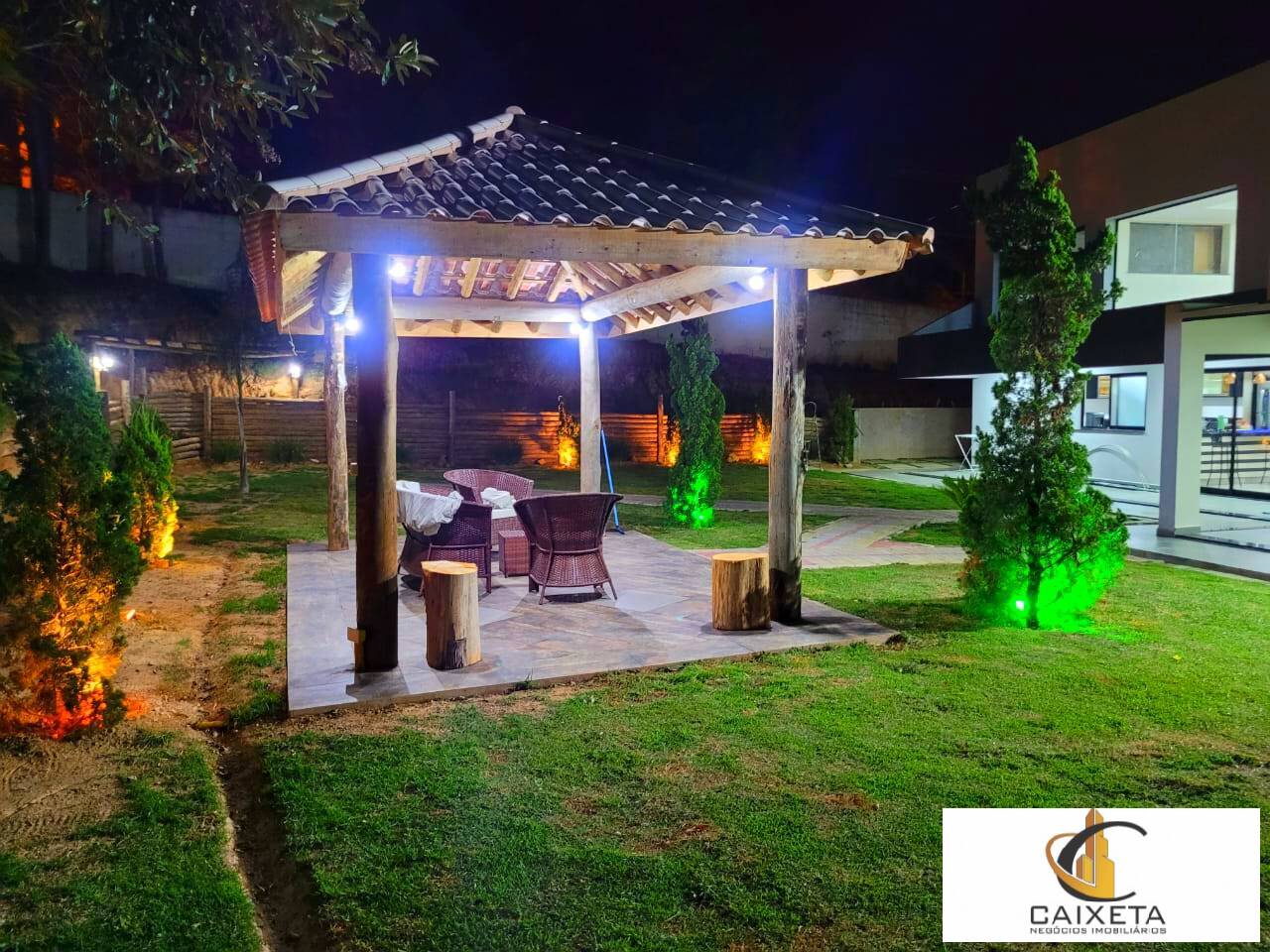 Chácara à venda com 6 quartos, 550m² - Foto 4