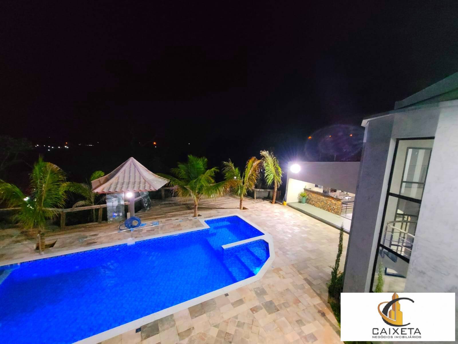 Chácara à venda com 6 quartos, 550m² - Foto 23