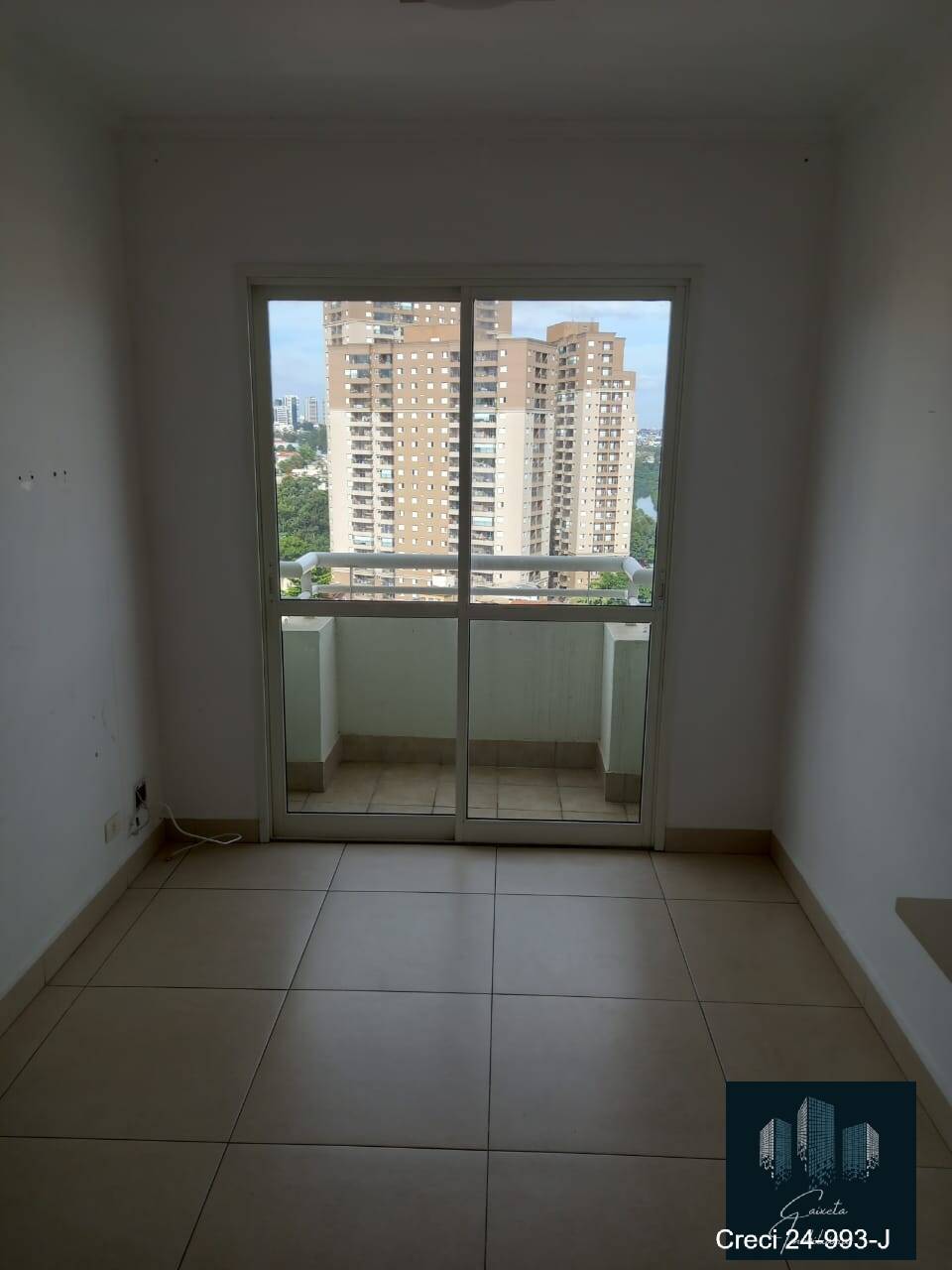 Apartamento à venda com 2 quartos, 58m² - Foto 4