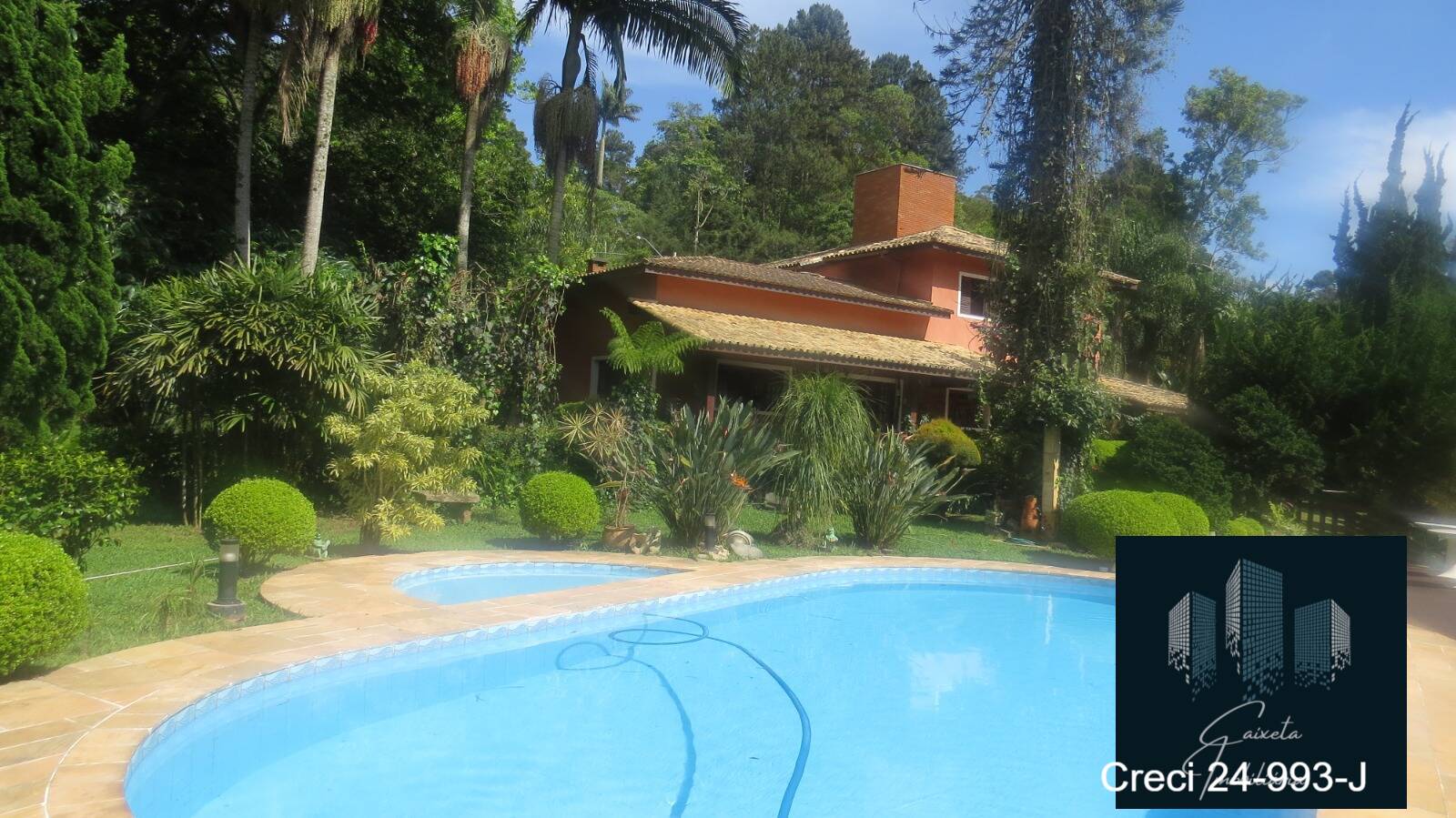 Chácara à venda com 4 quartos, 350m² - Foto 1