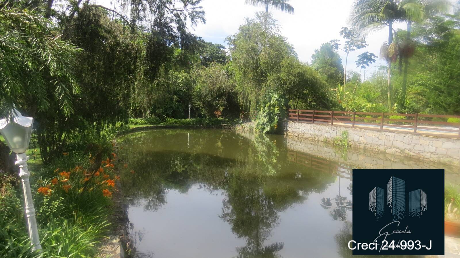 Chácara à venda com 4 quartos, 350m² - Foto 23