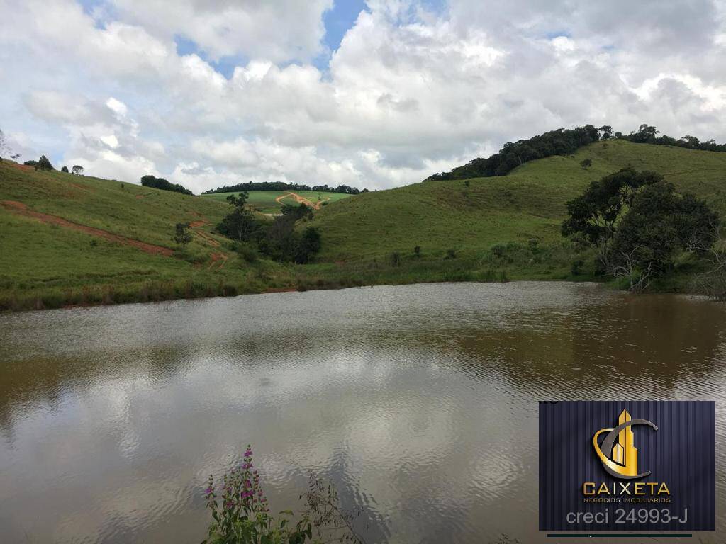 Fazenda à venda com 5 quartos, 1800000m² - Foto 1