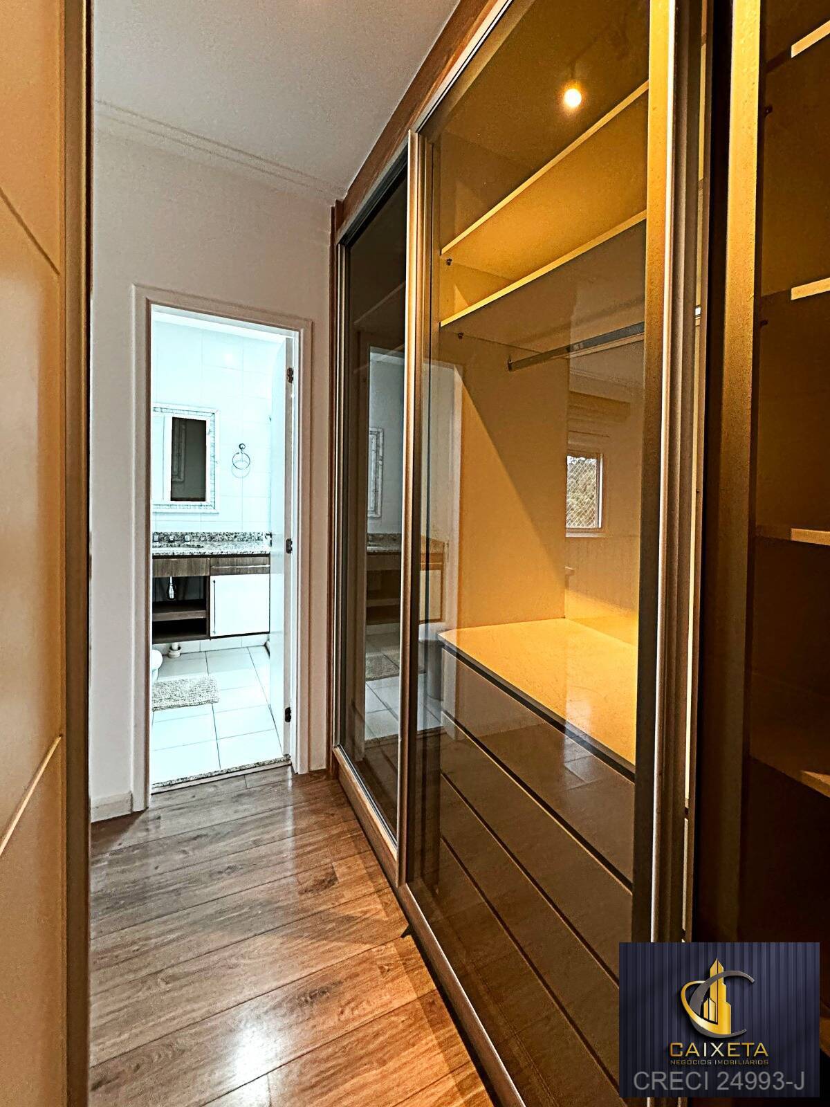 Apartamento para Venda em Santana de Parnaíba - 18