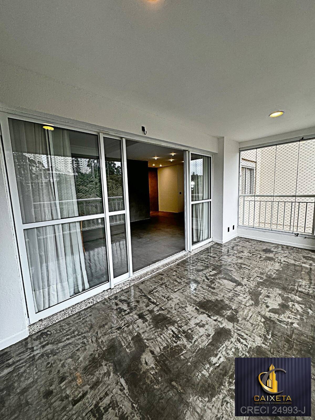 Apartamento para Venda em Santana de Parnaíba - 12