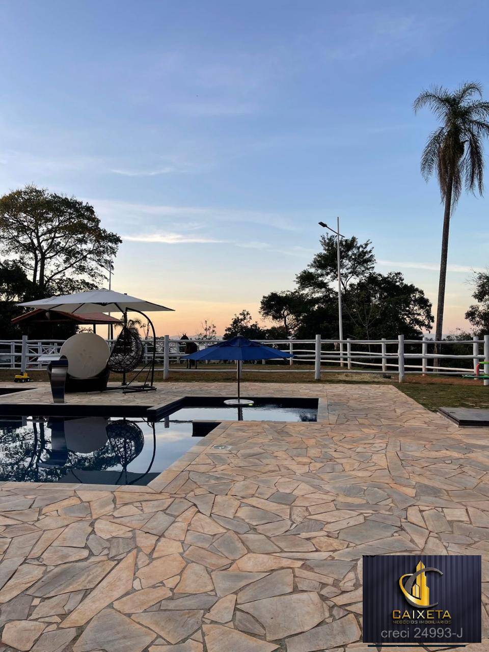 Chácara à venda com 3 quartos, 420m² - Foto 1