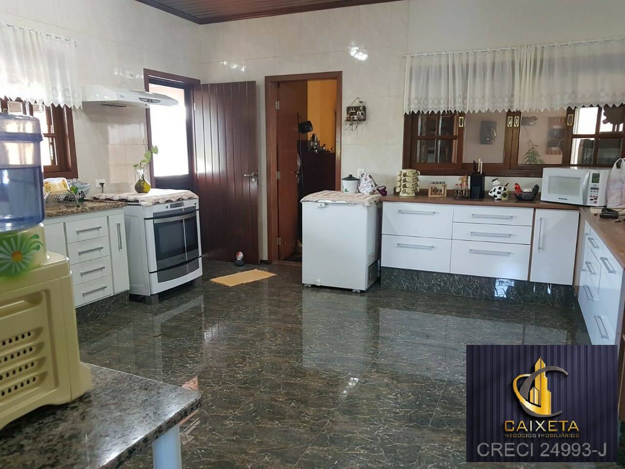 Chácara à venda com 6 quartos, 1156m² - Foto 18