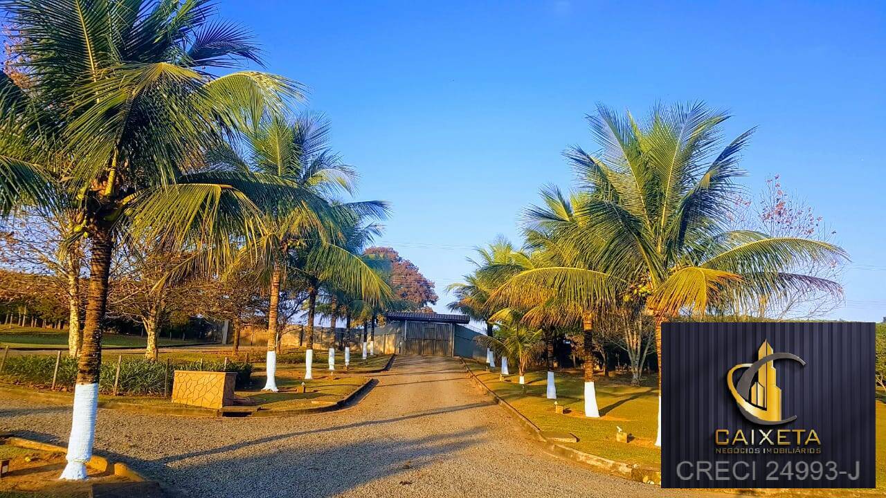 Chácara à venda com 6 quartos, 1156m² - Foto 2