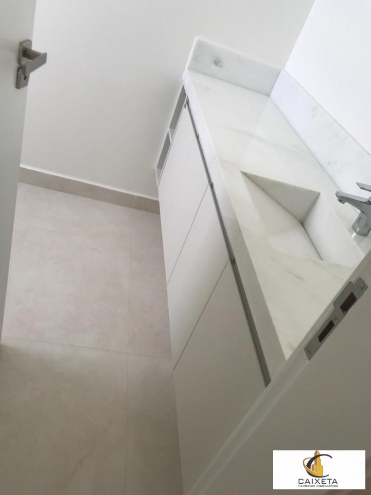 Casa para Venda em Santana de Parnaíba - 18