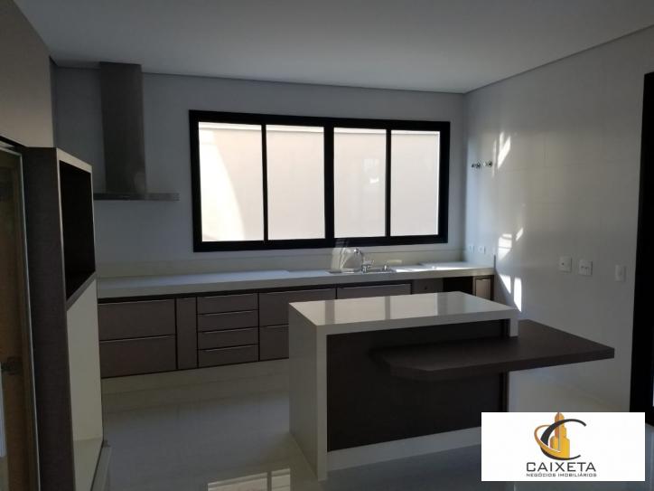 Casa para Venda em Santana de Parnaíba - 8