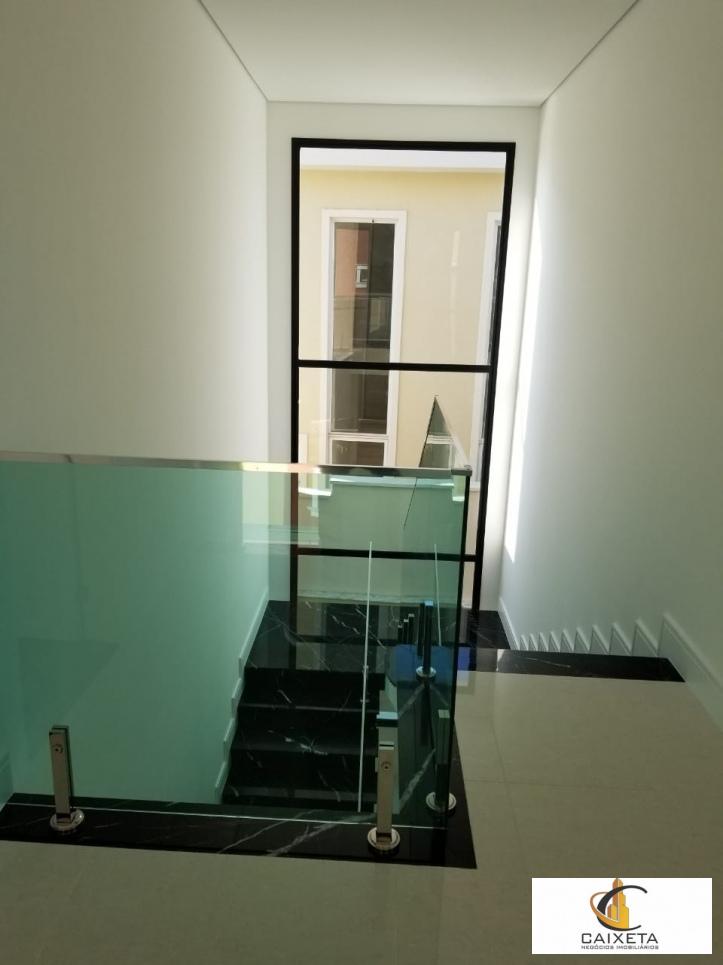 Casa para Venda em Santana de Parnaíba - 13