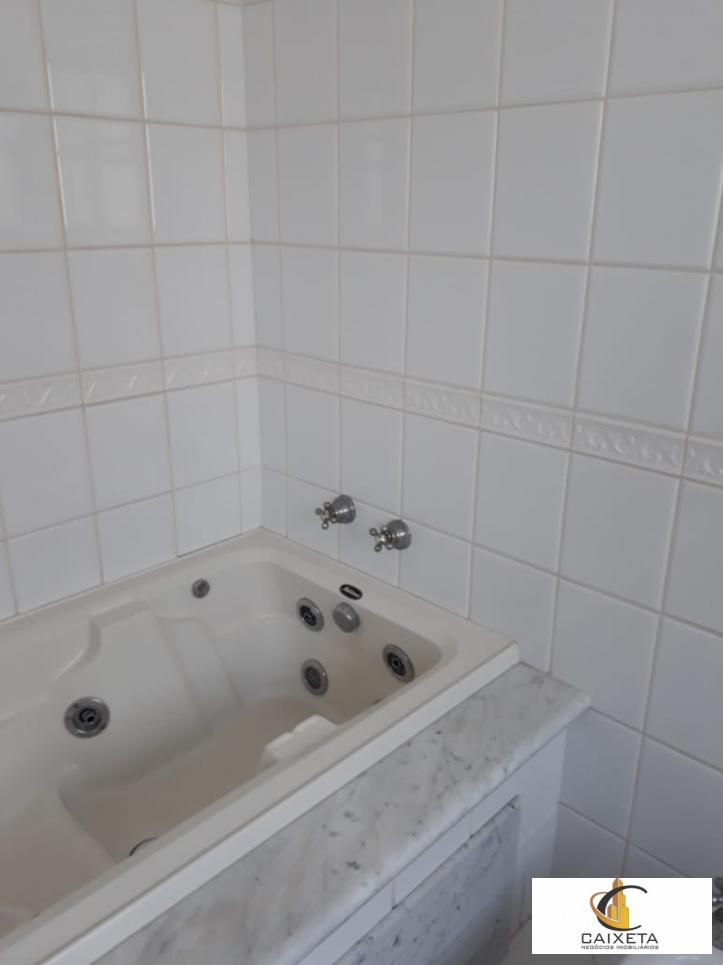 Casa para Venda em Santana de Parnaíba - 3