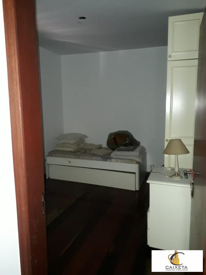 Casa para Venda em Santana de Parnaíba - 13