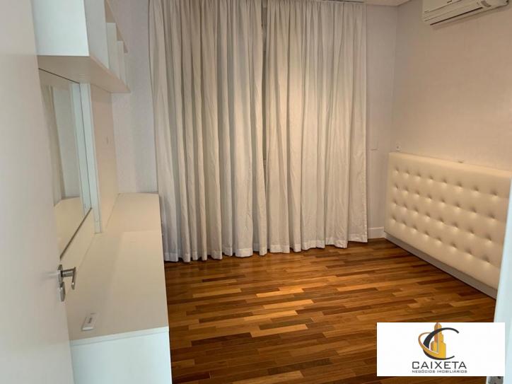 Casa para Venda em Santana de Parnaíba - 12