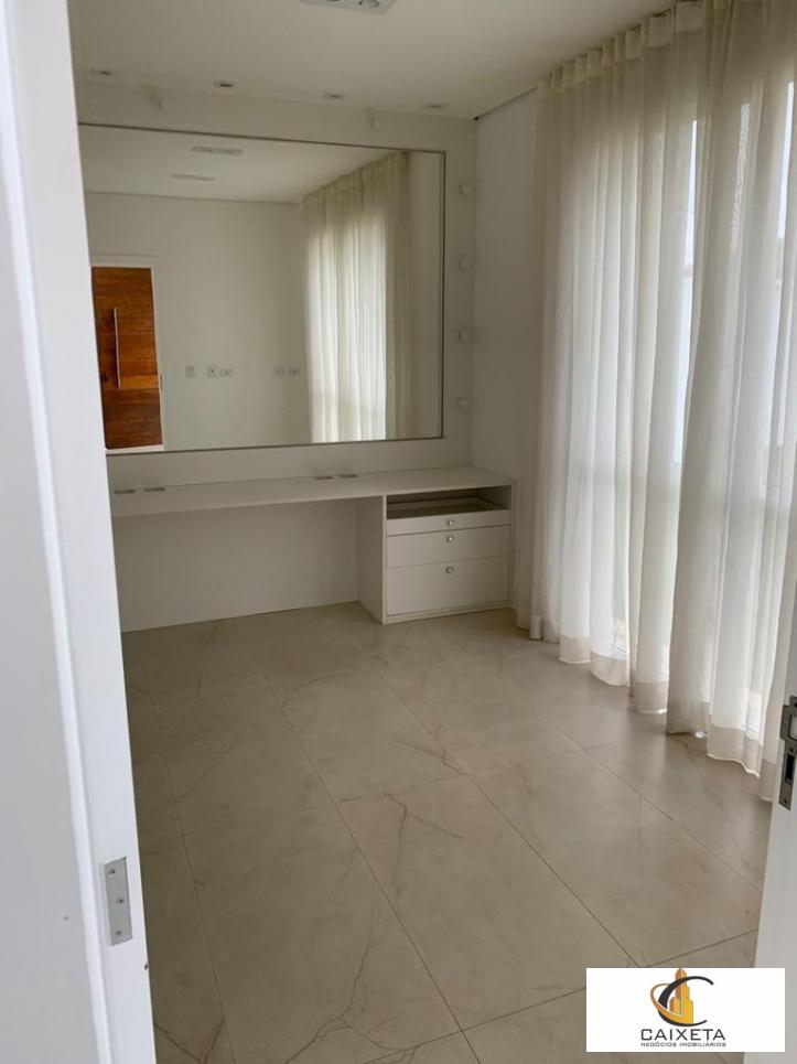 Casa para Venda em Santana de Parnaíba - 24